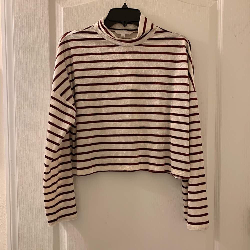 Crushed velvet cropped turtleneck